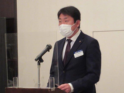 八百板希望